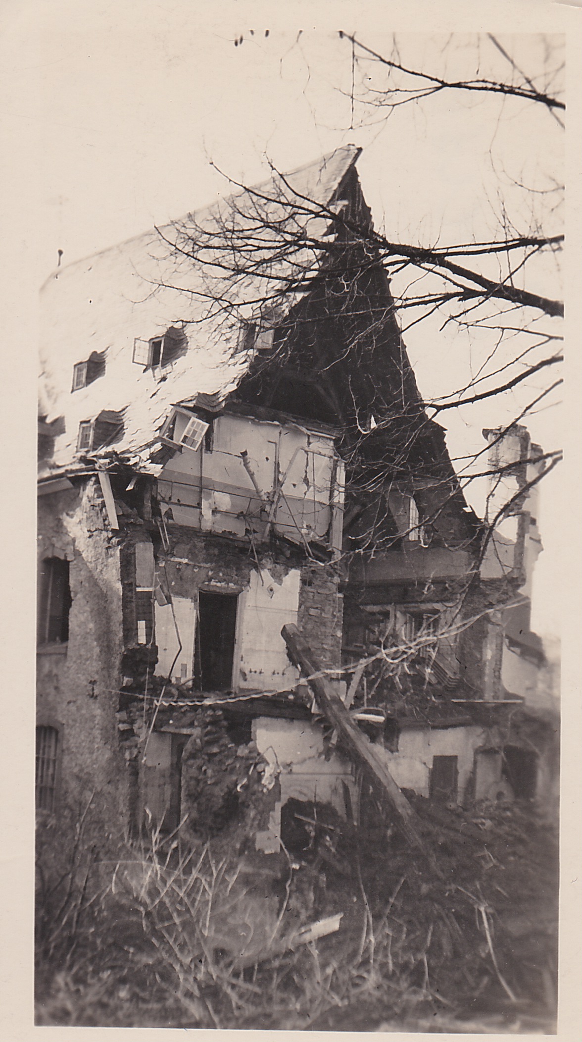 Damaged house - 1945